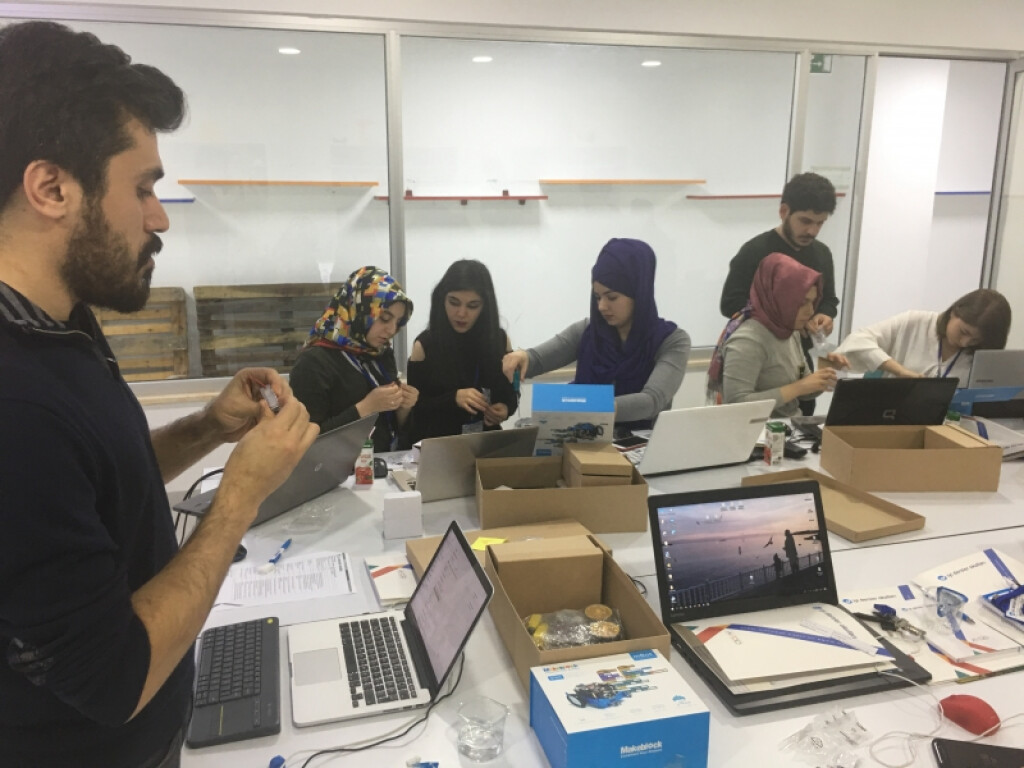 Stem Maker Eğitmen Eğitimleri | İstanbul Pendik İlkokulu ve Ortao...