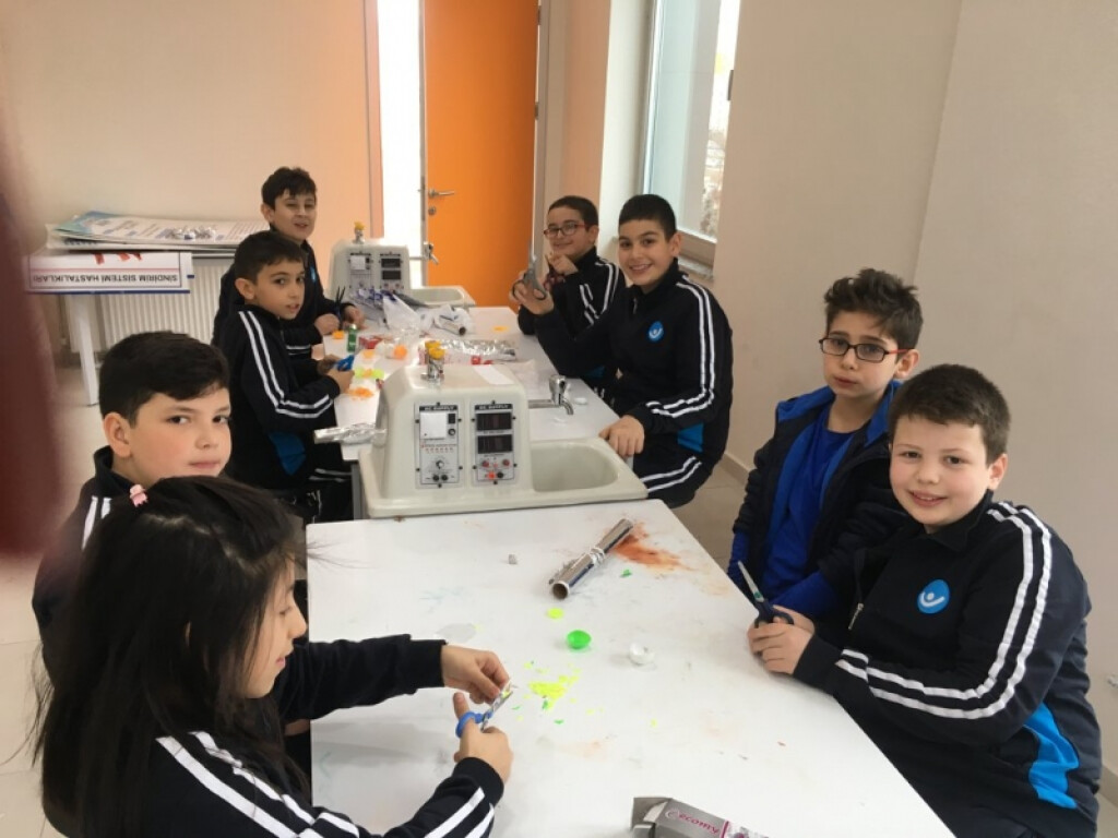 Fen Bilimleri: Sis Bombası Deneyi | Kayseri Konaklar İlkokulu ve...
