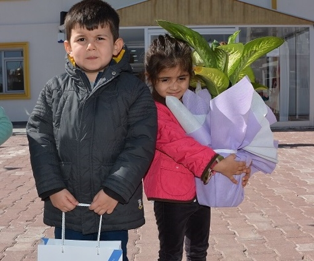 Yaşlılara Saygı Haftası... | Kayseri Konaklar İlkokulu ve Ortaoku...