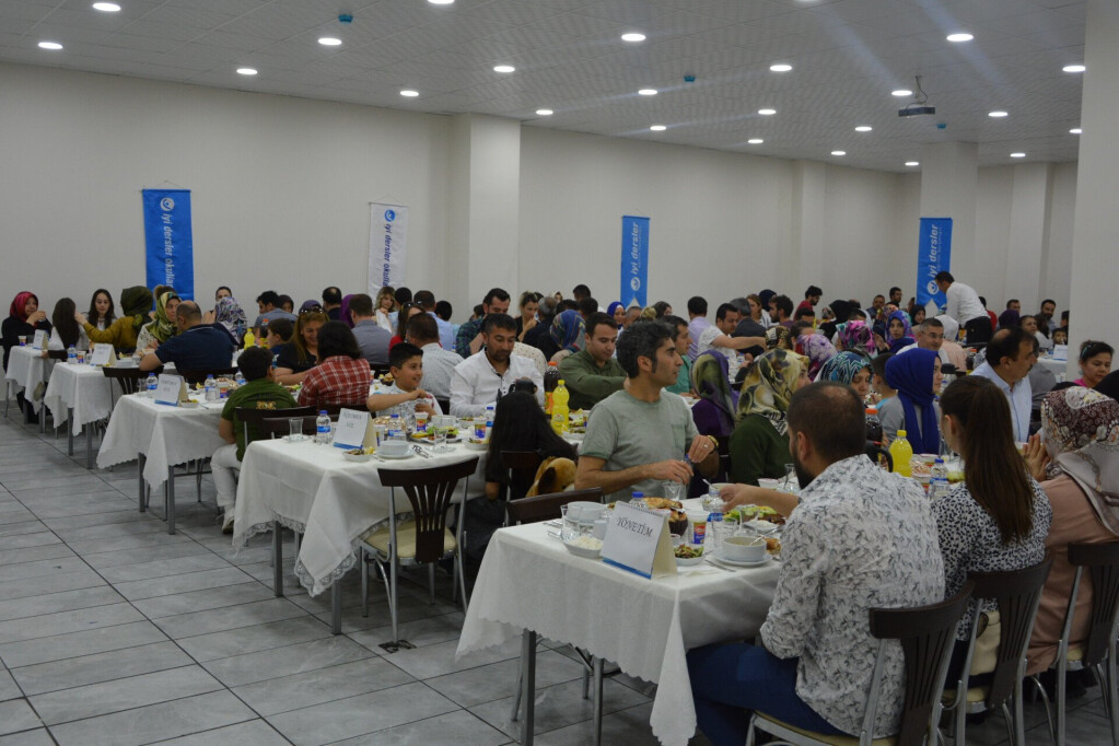 28 Mayıs İftar Daveti | Kayseri Konaklar İlkokulu ve Ortaokulu |...